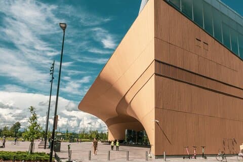 Helsinki Private Walking Tour With a Sociologist