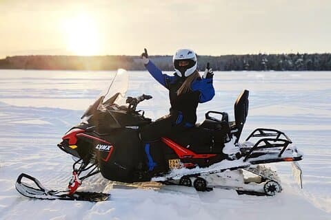 Rovaniemi: Drive New 2025 Snowmobiles on Arctic Safari