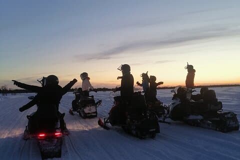 2-Hour Snowmobile Adventure in Rovaniemi (Private)