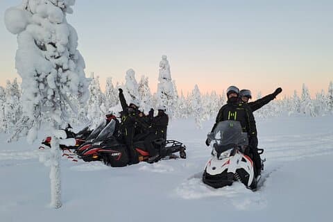2-Hour Snowmobile Experience (Small Group of 8)