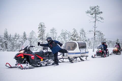 Family Snowmobile Safari in Rovaniemi in small group