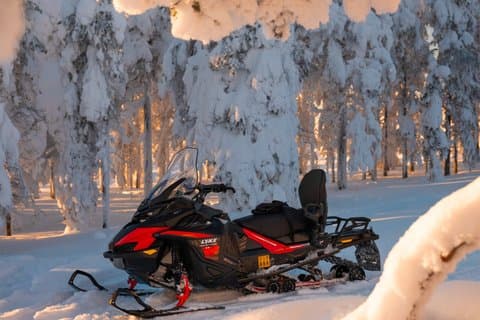 Rovaniemi: Snowmobile, Ice Fishing & Reindeer Experience