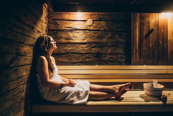 Lakeside Private Traditional Sauna with Aurora Borealis