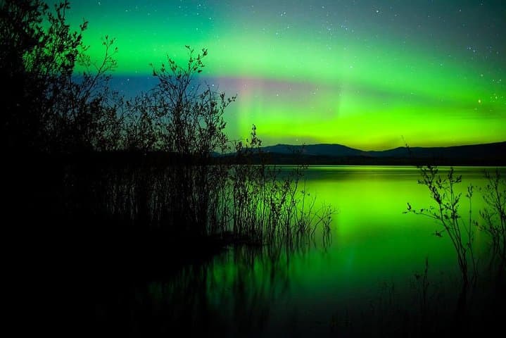 Lakeside Private Traditional Sauna with Aurora Borealis