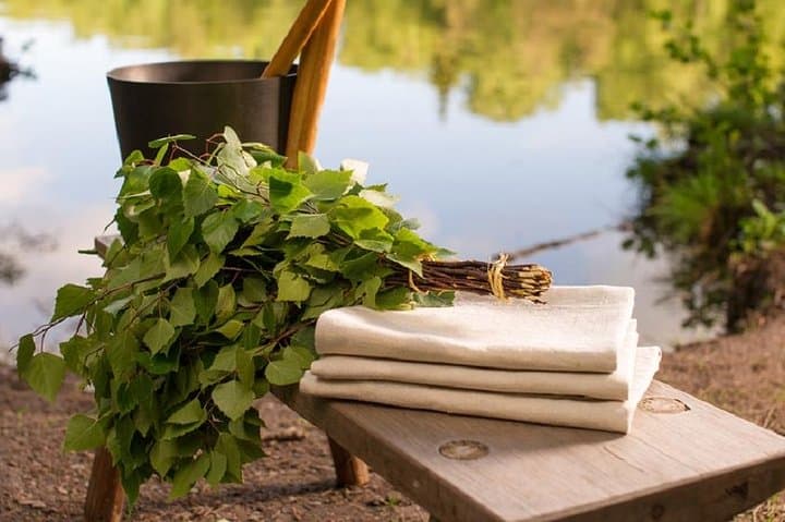 Private Traditional Lakeside Sauna with Midnight Sun