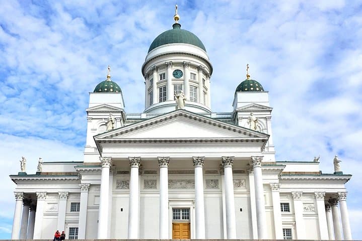 Helsinki walking tour with a city planner