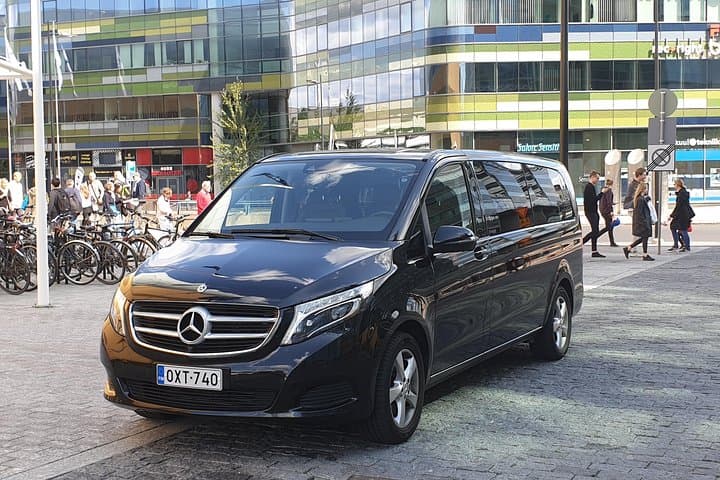 Private guided Helsinki city tour by Premium car