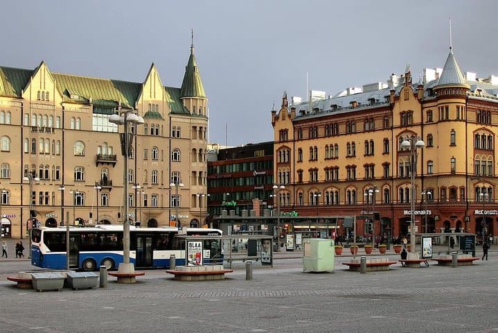 Tampere Private Transfer from Tampere (TMP) Airport to City centre