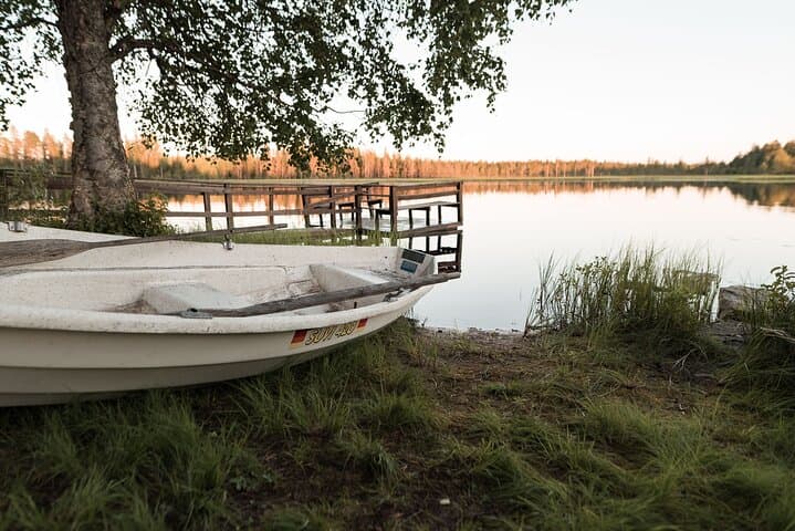Private Lappish evening in the wilderness with traditional sauna and dinner