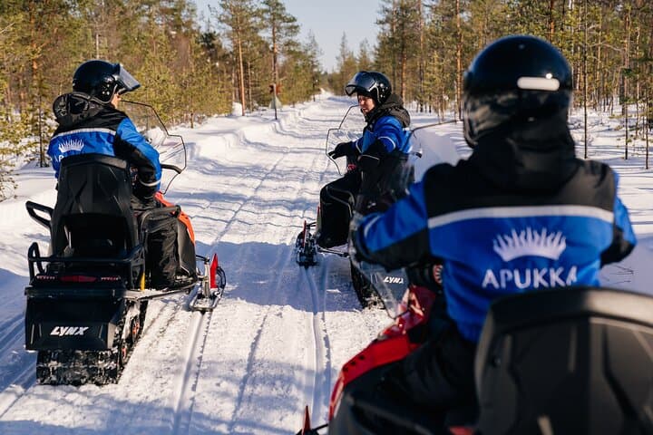 2-hour Early Winter Snowmobile Safari in Rovaniemi, Apukka Resort