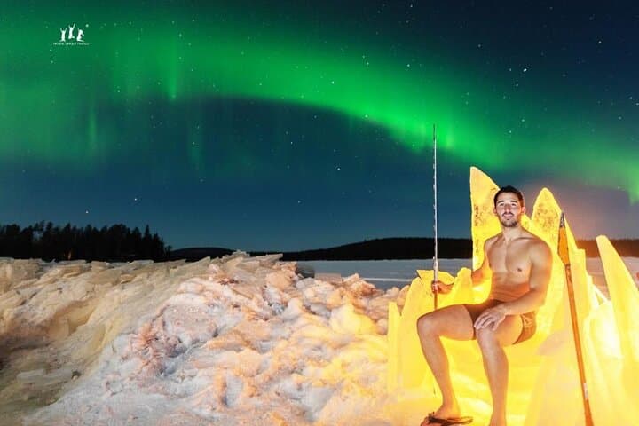 Lakeside Private Traditional Sauna with Aurora Borealis