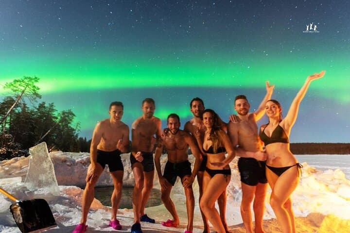 Lakeside Private Traditional Sauna with Aurora Borealis