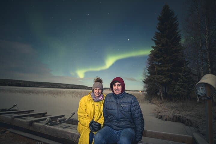 Northern lights hunting photo tour with bbq; small groups