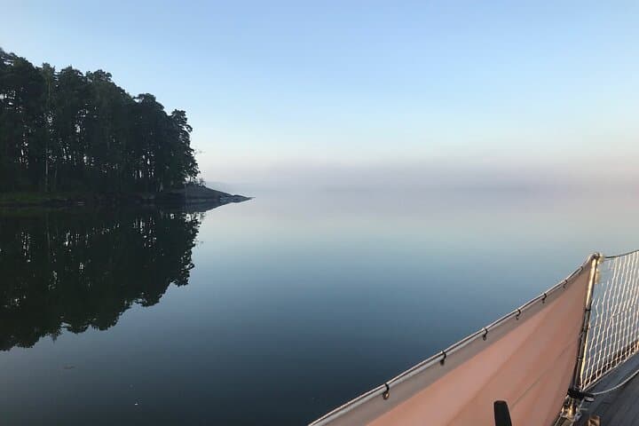 3-Hour Small Group Guided Evening Sailing in Front of Helsinki