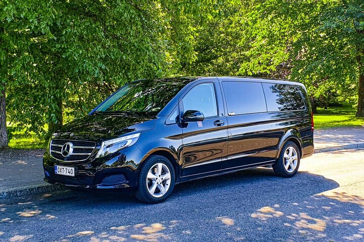 Luxury Return Transfer from Helsinki Airport to Helsinki