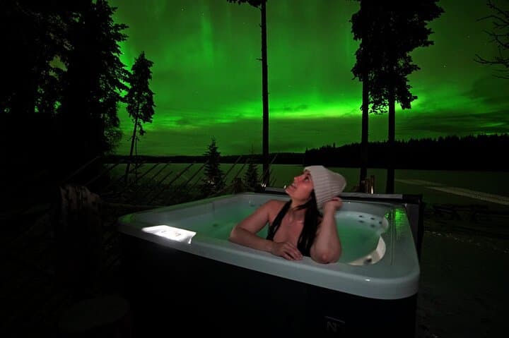Private tour: Traditional Finnish Firewood Sauna and hot tub
