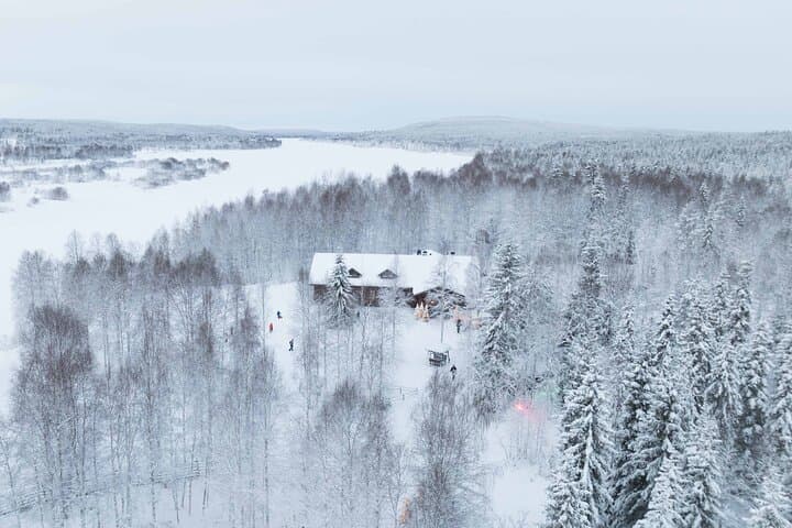 Husky Farm Visit in Rovaniemi