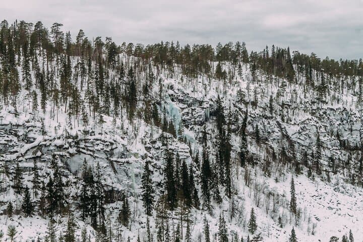 Korouoma Canyon: Frozen Waterfalls Hike & BBQ Experience