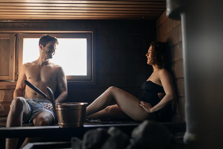 Private Arctic Forest Sauna, Jacuzzi with Northern Lights & BBQ