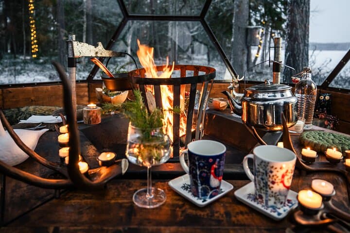 PRIVATE SERVICE Glass Igloo Dinner Under Northern Lights*****