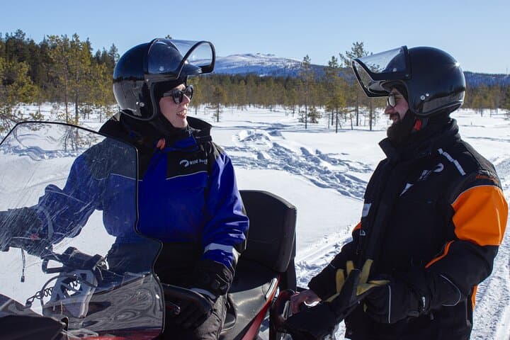 2 Hours Snowmobile Safari to the Levi Nature