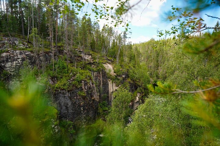 Auttiköngäs Wilderness Hike