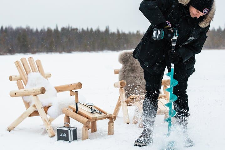 Rovaniemi Private Fishing Day with Lunch in a Igloo