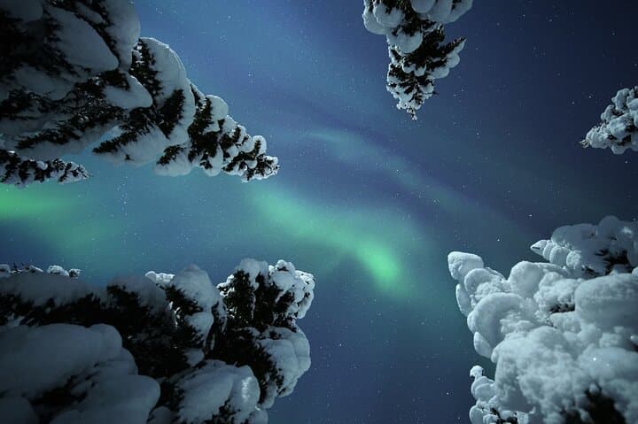 LEVI Adults Only Northern Lights Snowshoe Hunt (ALL INCLUDED)