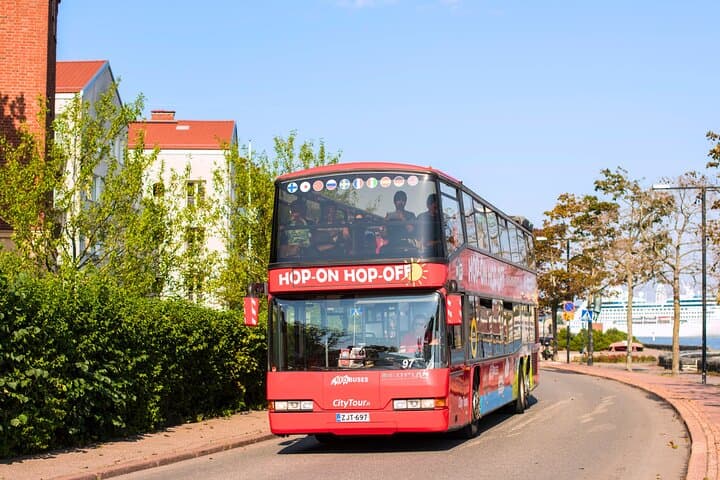 CityTour Hop-On Hop-Off heading to Kaivopuisto area