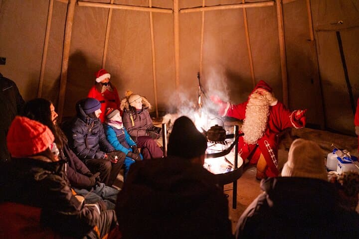 Rovaniemi: Meet Santa Claus & Northern Lights Experience
