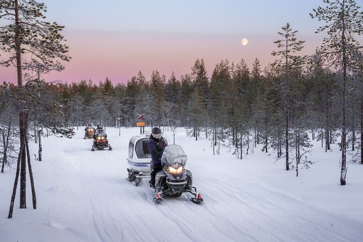 Family Snowmobile Safari in Rovaniemi in small group