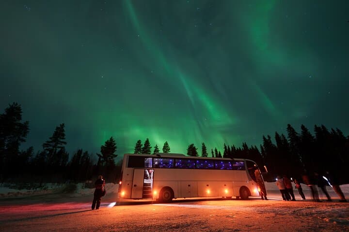 Bus Tour with Hunting Northern Lights