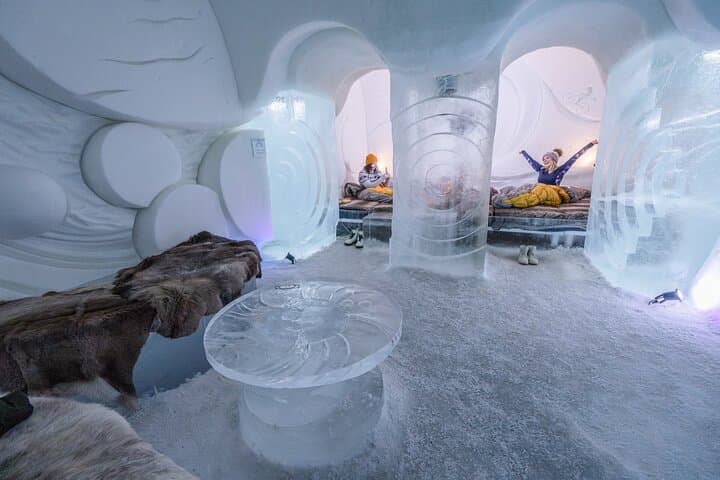 Rovaniemi: Arctic SnowHotel and Glass Igloos Visit with Transfers