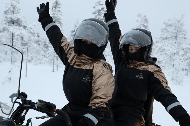 Private Snowmobile Trip in Rovaniemi