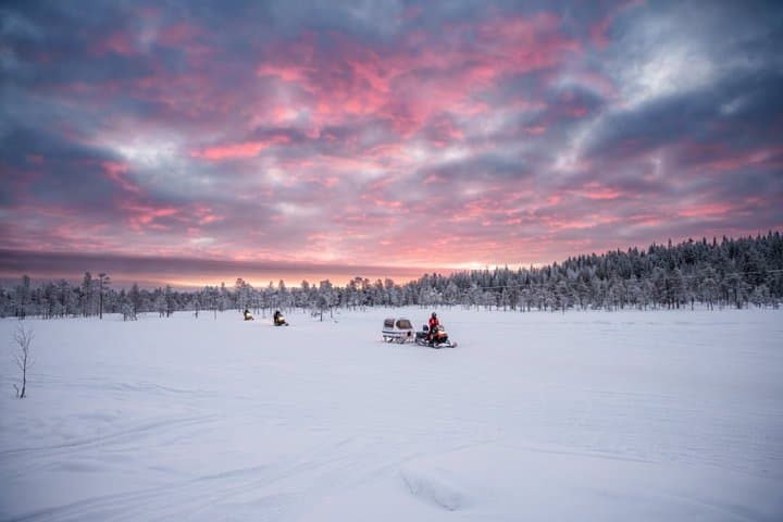 Family Snowmobile Safari in Rovaniemi in small group