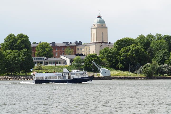 Ferry to Suomenlinna Fortress Island
