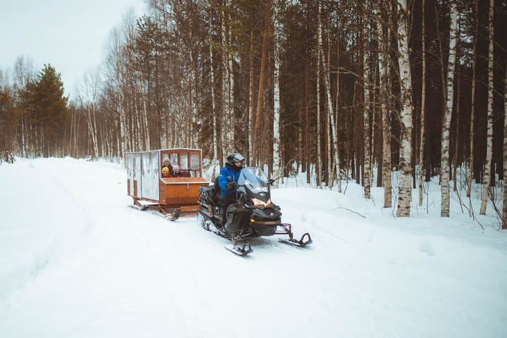 Family Snowmobiling in Rovaniemi, Apukka Resort
