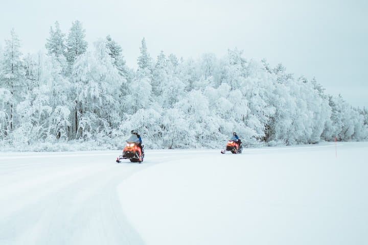 2-hour Early Winter Snowmobile Safari in Rovaniemi, Apukka Resort
