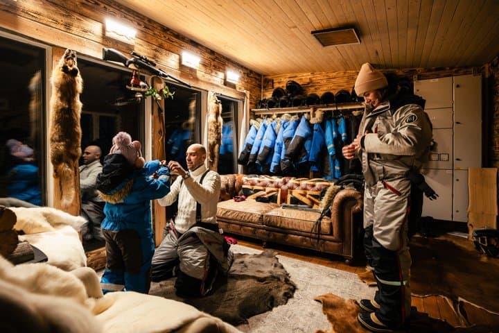 PRIVATE SERVICE Glass Igloo Dinner Under Northern Lights*****