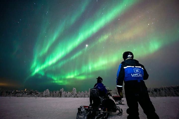 Hunting Northern Lights by Snowmobile - Rovaniemi