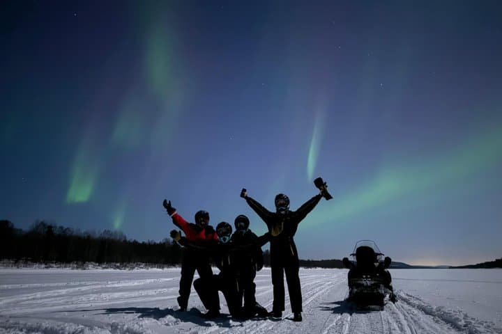 3 hour Evening Snowmobile Safari with Campfire & Northern Lights