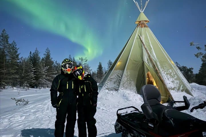 3 hour Evening Snowmobile Safari with Campfire & Northern Lights