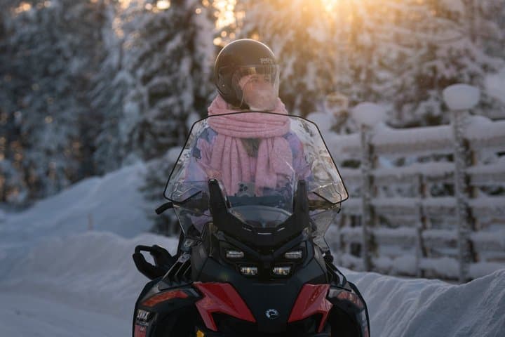 Rovaniemi: Snowmobile, Ice Fishing & Reindeer Experience