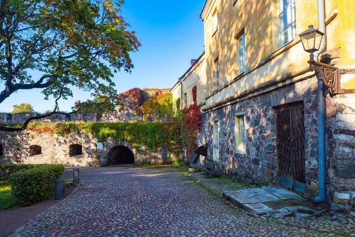 Helsinki Private Guided Family Tour and Boat Cruise Tickets