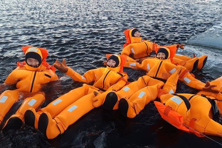 Rovaniemi: Arctic Explorer Icebreaker Cruise with Ice Floating