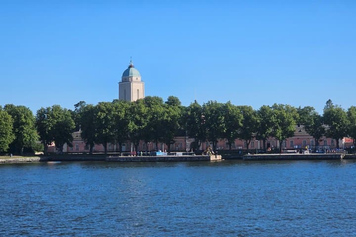 Helsinki Private Walking Tour to Suomenlinna Sea Fortress