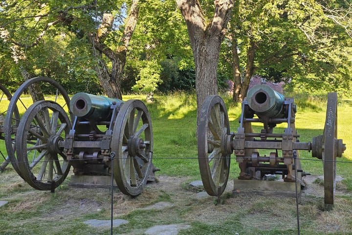 Helsinki Private Walking Tour to Suomenlinna Sea Fortress