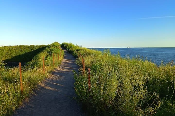 Helsinki Private Walking Tour to Suomenlinna Sea Fortress