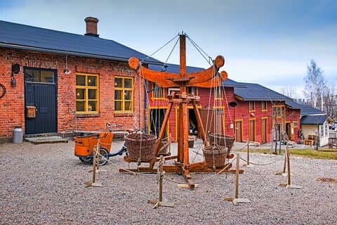 Amour in the Heart of Jyvaskyla - Private Walking Tour