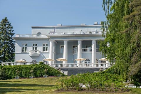 Day tour Helsinki-Porvoo-Haikko Manor with lunch and SPA(8 hours)